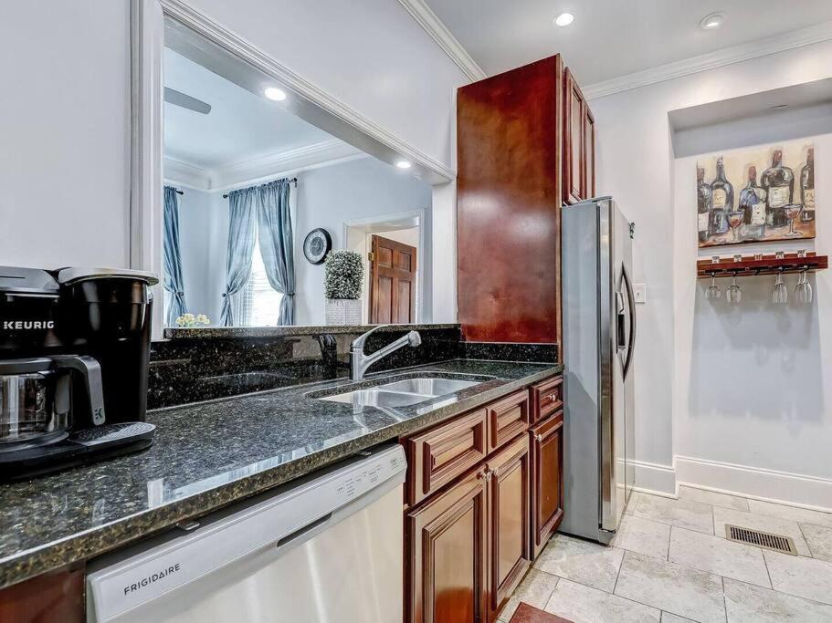 Historic Savannah Gold Private Condo With Pool - 2Bed, 1&Half Bath, Sleeps 6, 1St Floor, 15 Min Walk To Historic Savannah Center And All Attractions Kültér fotó