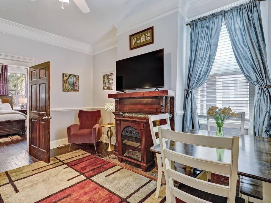 Historic Savannah Gold Private Condo With Pool - 2Bed, 1&Half Bath, Sleeps 6, 1St Floor, 15 Min Walk To Historic Savannah Center And All Attractions Kültér fotó