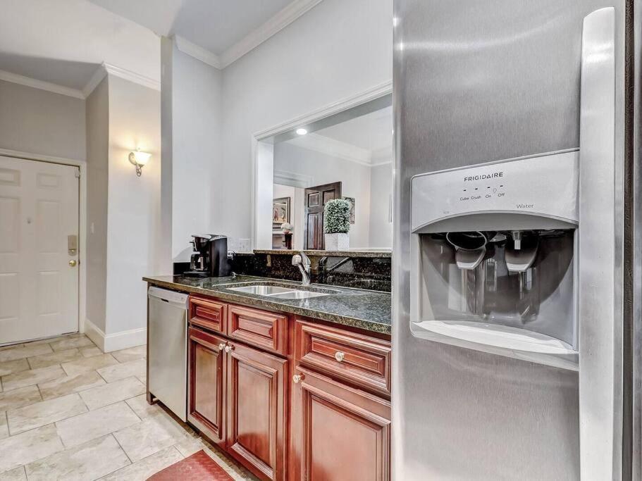 Historic Savannah Gold Private Condo With Pool - 2Bed, 1&Half Bath, Sleeps 6, 1St Floor, 15 Min Walk To Historic Savannah Center And All Attractions Kültér fotó
