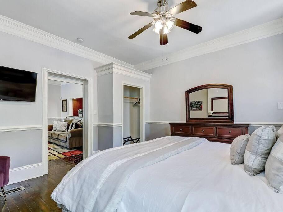 Historic Savannah Gold Private Condo With Pool - 2Bed, 1&Half Bath, Sleeps 6, 1St Floor, 15 Min Walk To Historic Savannah Center And All Attractions Kültér fotó