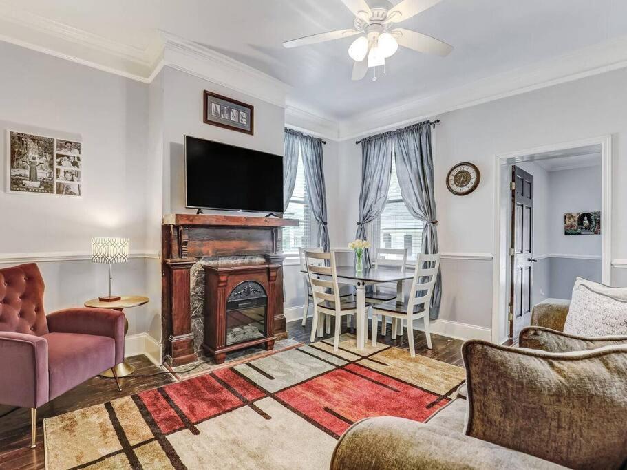 Historic Savannah Gold Private Condo With Pool - 2Bed, 1&Half Bath, Sleeps 6, 1St Floor, 15 Min Walk To Historic Savannah Center And All Attractions Kültér fotó