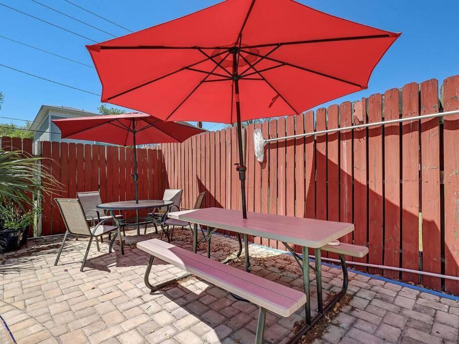Historic Savannah Gold Private Condo With Pool - 2Bed, 1&Half Bath, Sleeps 6, 1St Floor, 15 Min Walk To Historic Savannah Center And All Attractions Kültér fotó